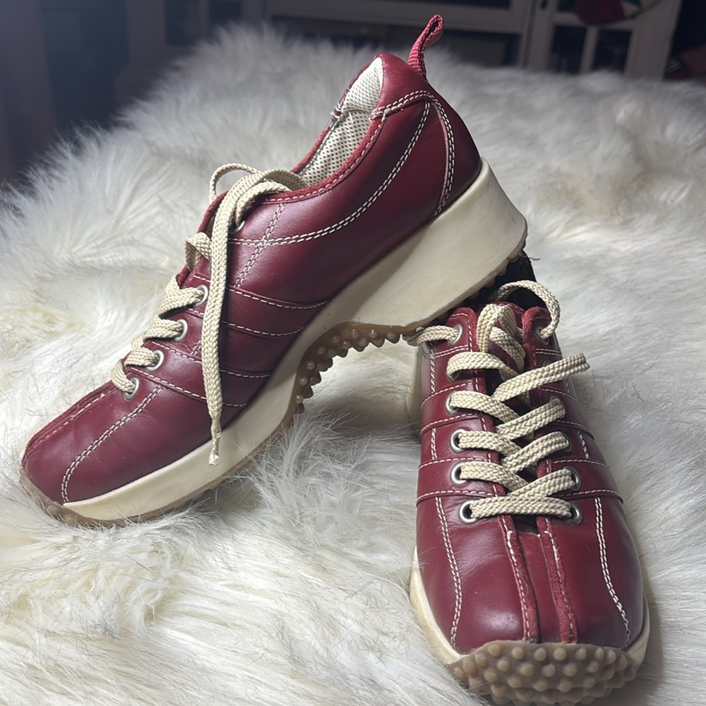 Steve Madden Snickers Red - Picture 3 of 7